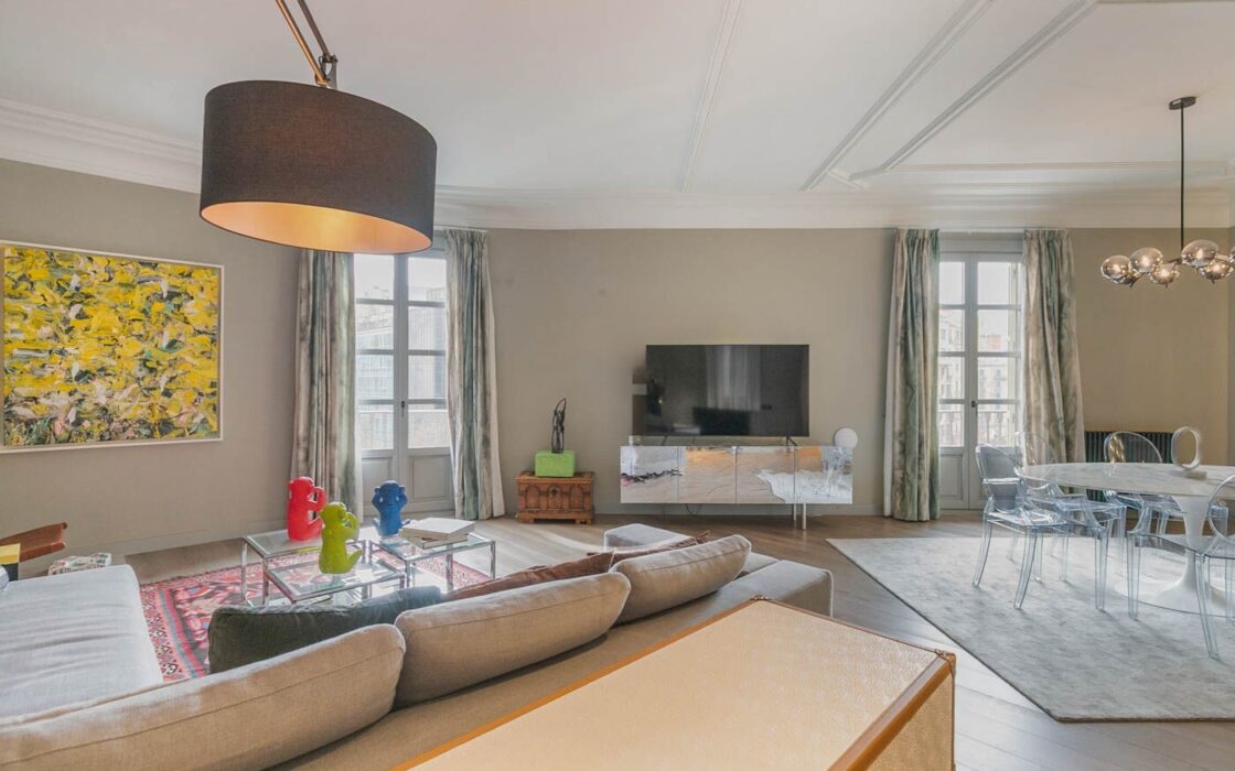 Просторная квартира с террасой в Эшампле, Барселона 3 комнаты