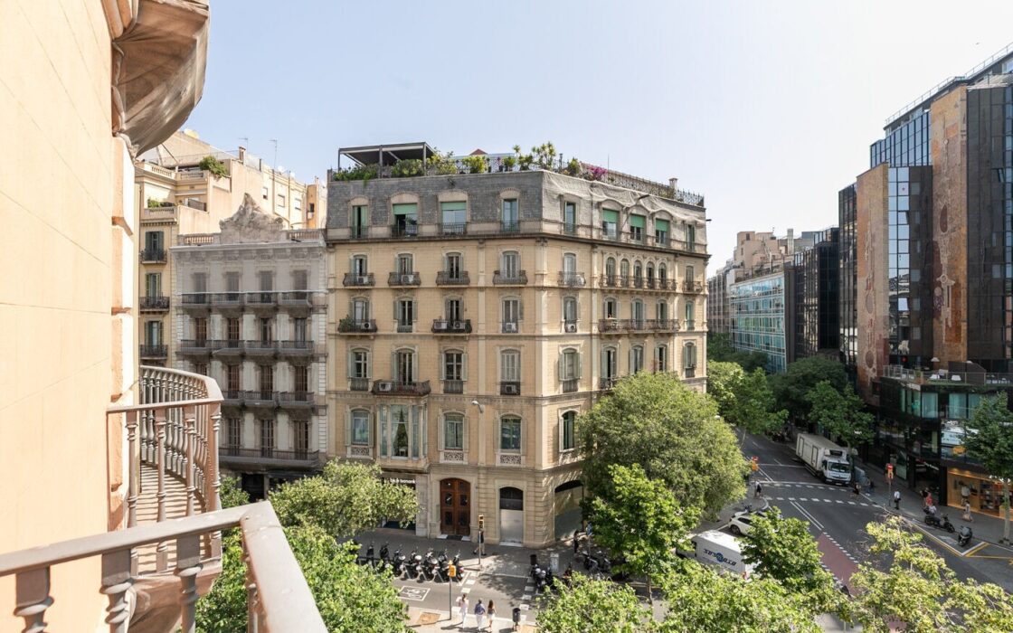 Просторная квартира с террасой в Эшампле, Барселона 3 комнаты