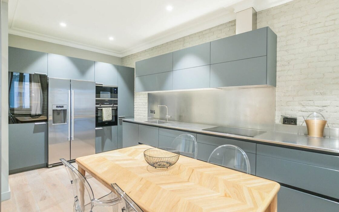 Просторная квартира с террасой в Эшампле, Барселона 3 комнаты