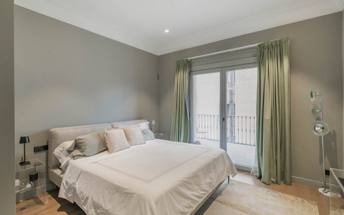 Просторная квартира с террасой в Эшампле, Барселона 3 комнаты