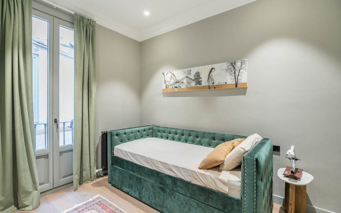 Просторная квартира с террасой в Эшампле, Барселона 3 комнаты