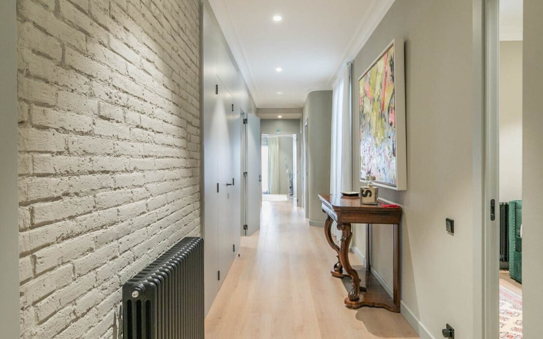 Просторная квартира с террасой в Эшампле, Барселона 3 комнаты