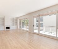 Простора квартира з терасою в Лес Трес Торрес, Барселона