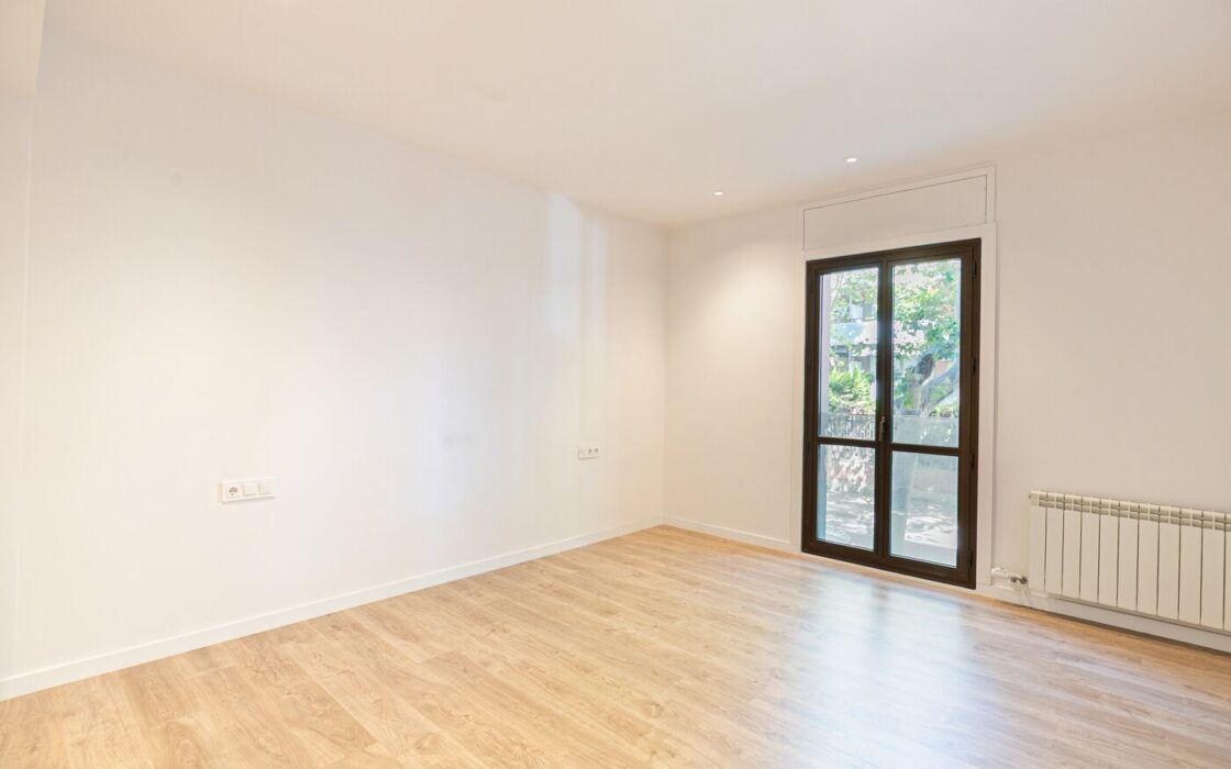 Простора квартира з терасою в Лес Трес Торрес, Барселона