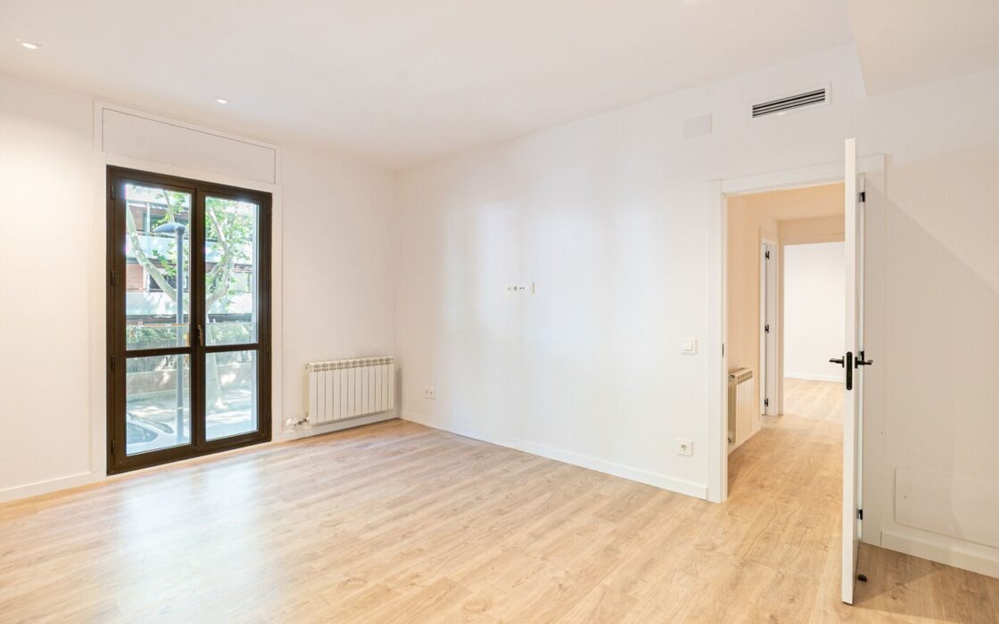 Простора квартира з терасою в Лес Трес Торрес, Барселона