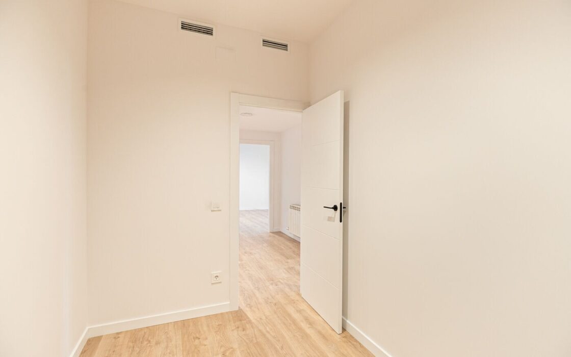 Простора квартира з терасою в Лес Трес Торрес, Барселона