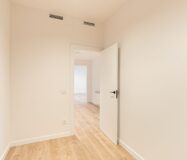 Простора квартира з терасою в Лес Трес Торрес, Барселона