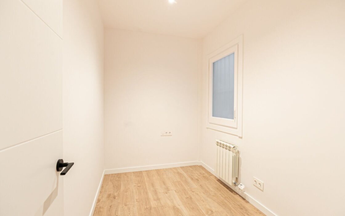 Простора квартира з терасою в Лес Трес Торрес, Барселона