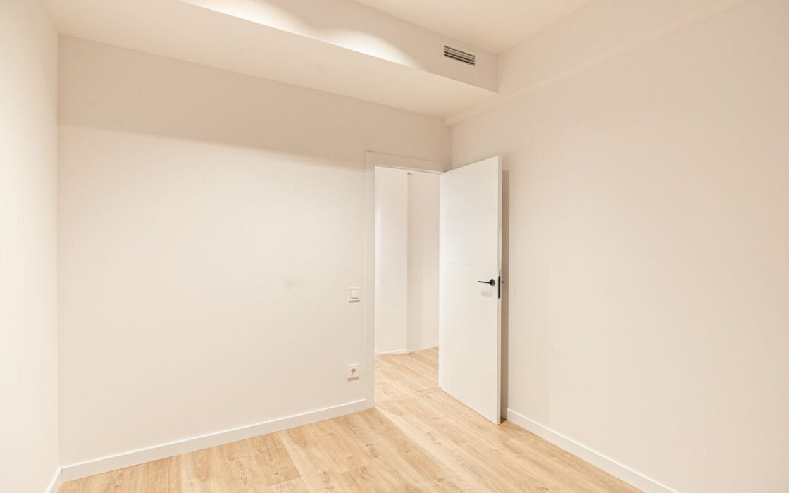 Простора квартира з терасою в Лес Трес Торрес, Барселона