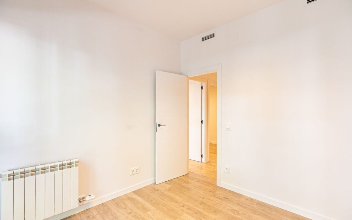 Простора квартира з терасою в Лес Трес Торрес, Барселона