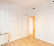 Простора квартира з терасою в Лес Трес Торрес, Барселона