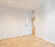 Простора квартира з терасою в Лес Трес Торрес, Барселона