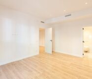 Простора квартира з терасою в Лес Трес Торрес, Барселона