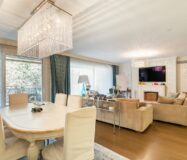 Отремонтированная квартира с террасой в Барселоне, 4 комнаты