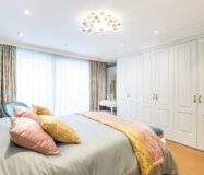 Отремонтированная квартира с террасой в Барселоне, 4 комнаты