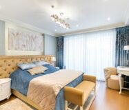 Отремонтированная квартира с террасой в Барселоне, 4 комнаты