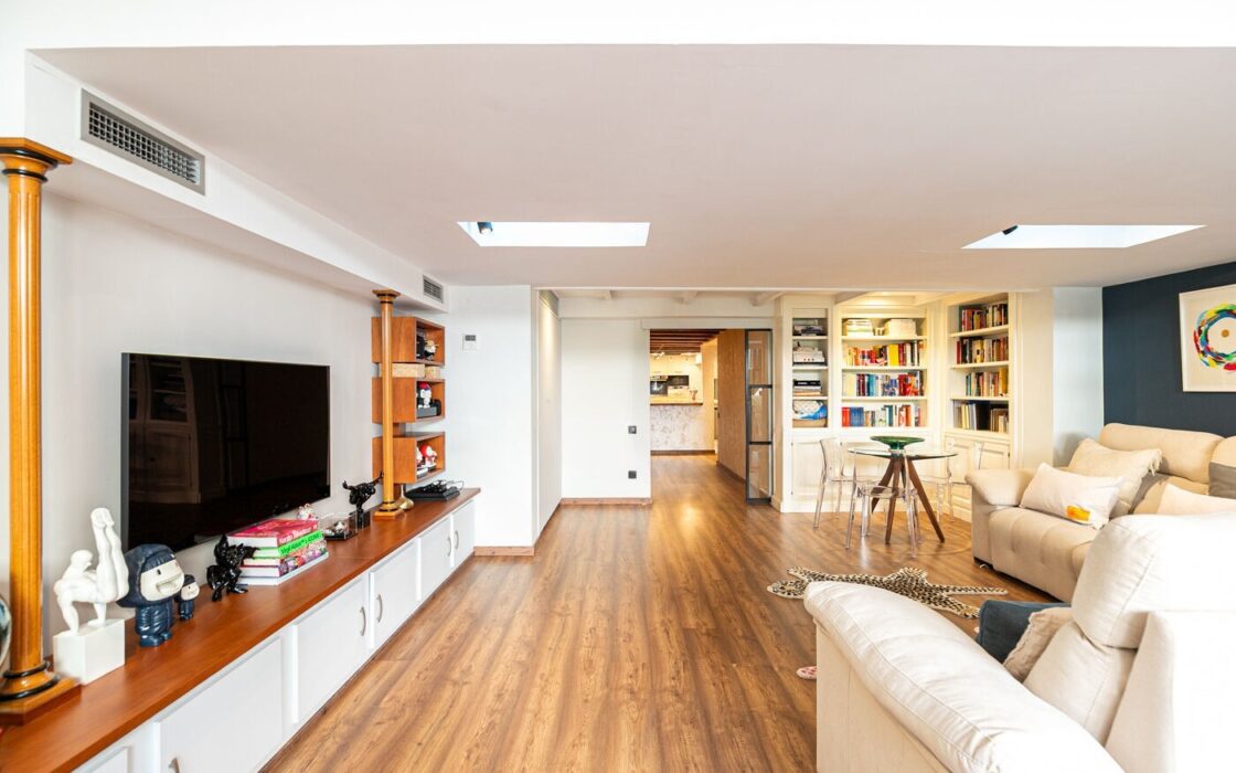 Квартира з терасою в Ешампле, Барселона, 259 кв.м.