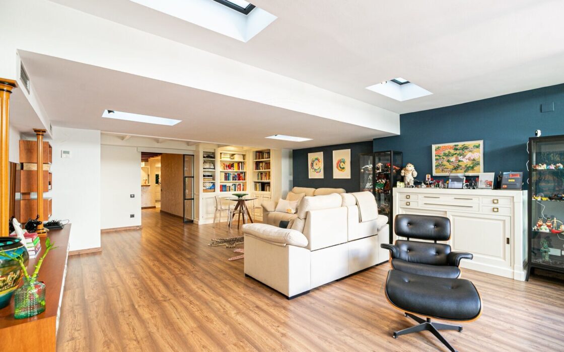 Квартира з терасою в Ешампле, Барселона, 259 кв.м.