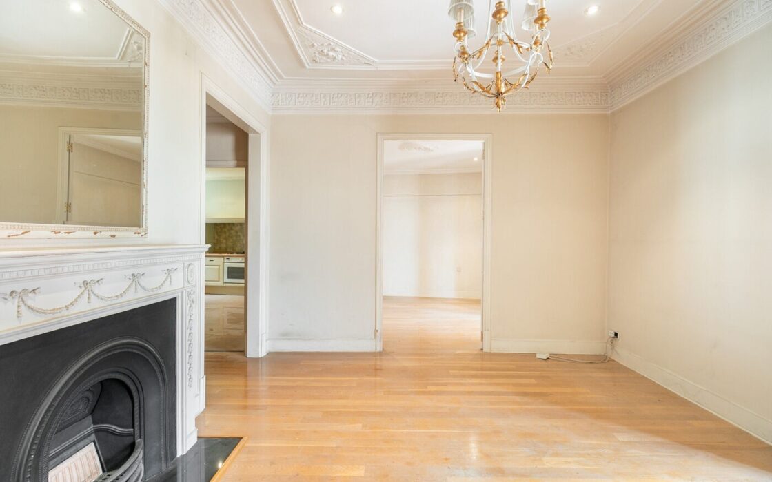 Чотирикімнатна квартира з балконами в Ешампле, Барселона