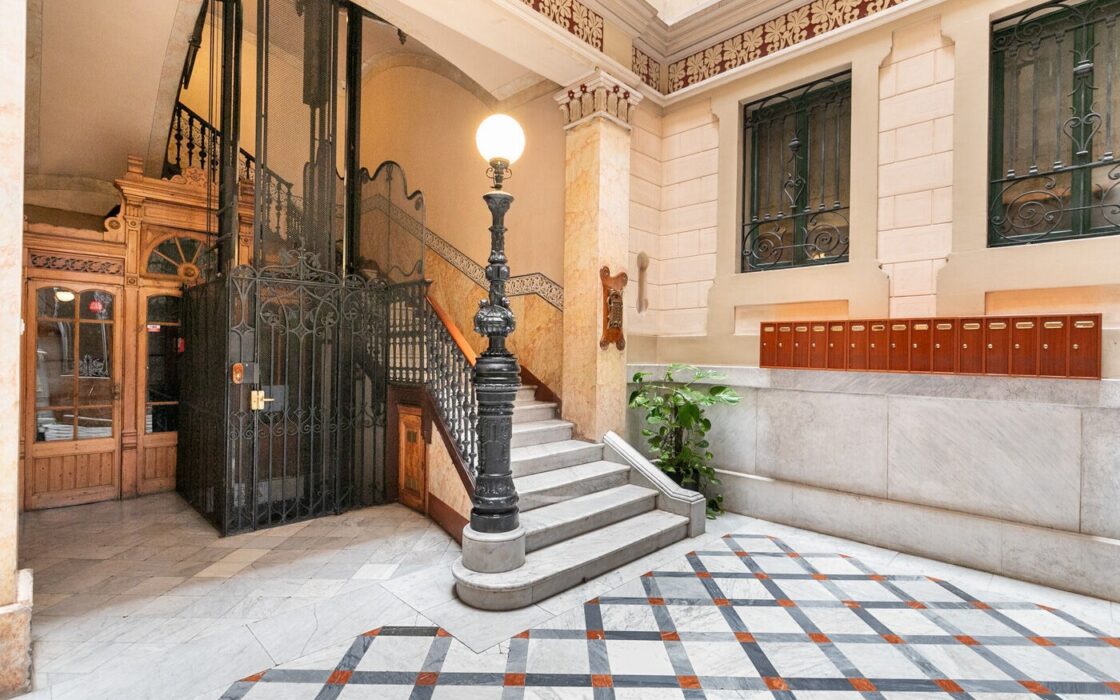 Чотирикімнатна квартира з балконами в Ешампле, Барселона