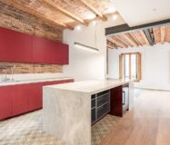 Отреставрированная 3-комнатная квартира в Эшампле, Барселона