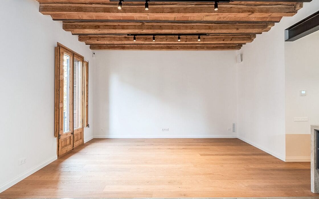 Отреставрированная 3-комнатная квартира в Эшампле, Барселона