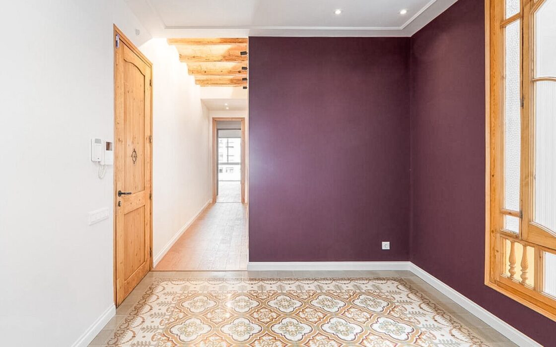 Отреставрированная 3-комнатная квартира в Эшампле, Барселона