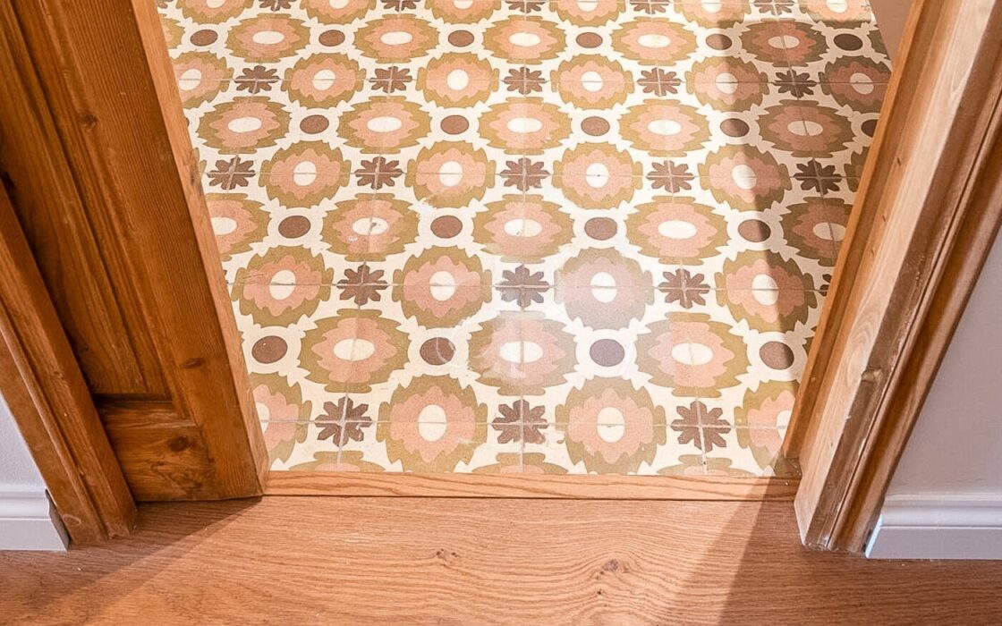 Отреставрированная 3-комнатная квартира в Эшампле, Барселона