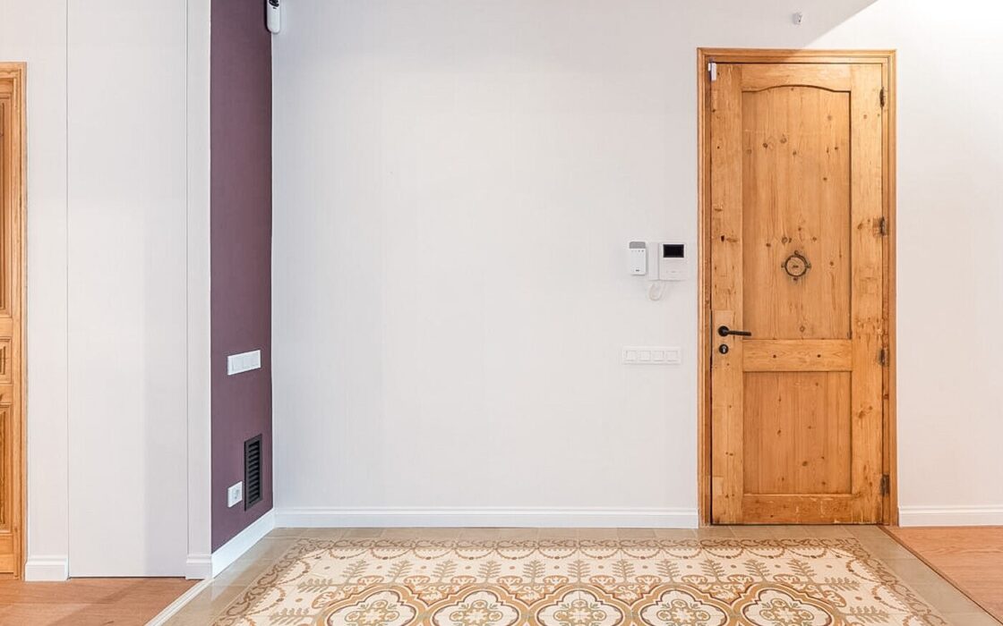 Отреставрированная 3-комнатная квартира в Эшампле, Барселона