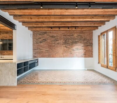 Отреставрированная 3-комнатная квартира в Эшампле, Барселона