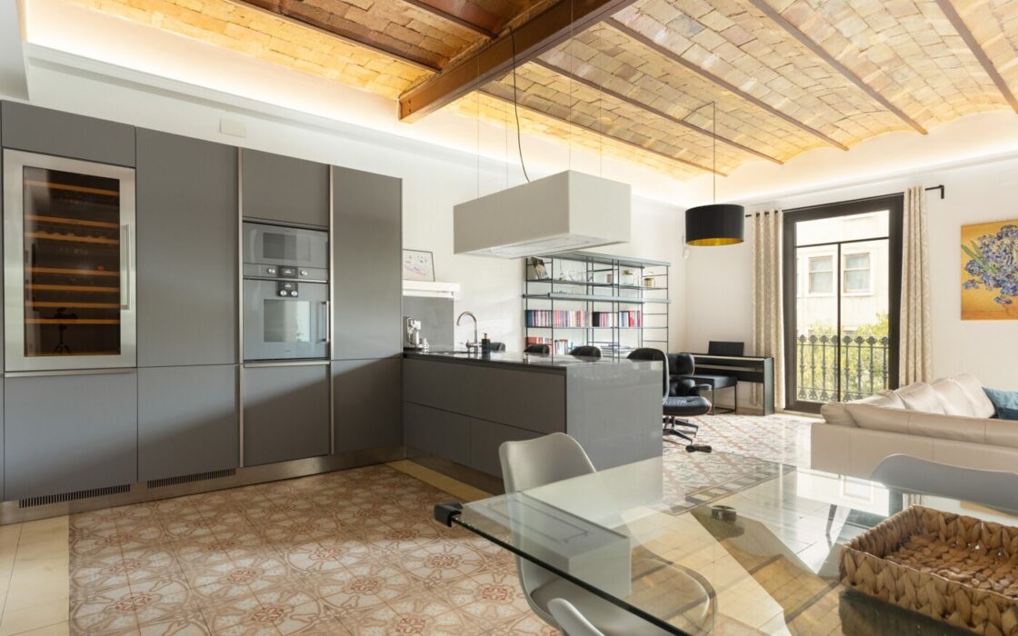 Елегантна квартира 150 кв.м в Ешампле, Барселона