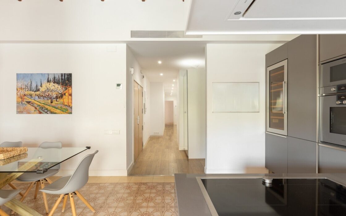 Елегантна квартира 150 кв.м в Ешампле, Барселона