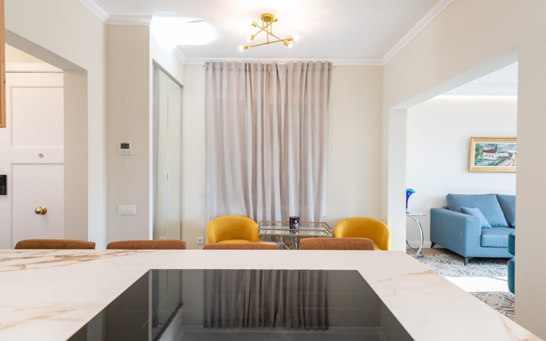 Унікальна квартира 163 кв.м в Ешампле, Барселона з балконом