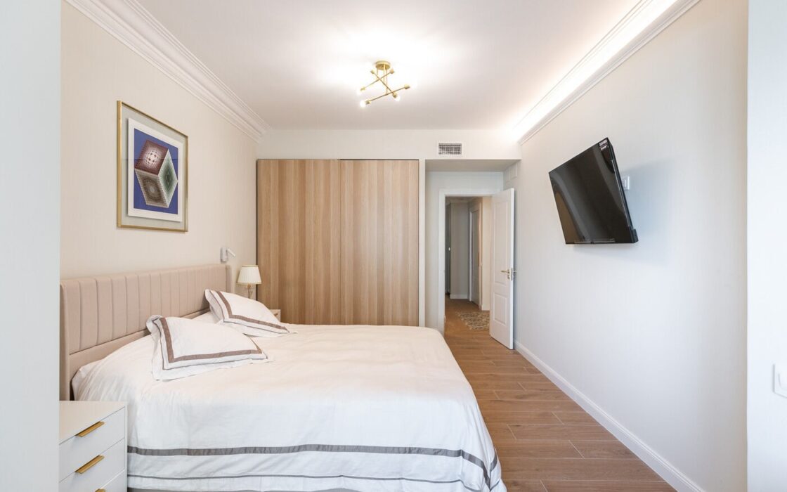 Унікальна квартира 163 кв.м в Ешампле, Барселона з балконом