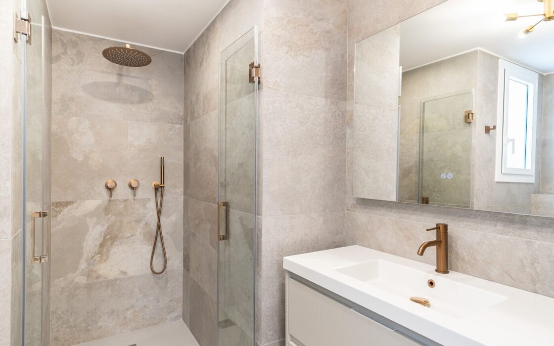 Унікальна квартира 163 кв.м в Ешампле, Барселона з балконом