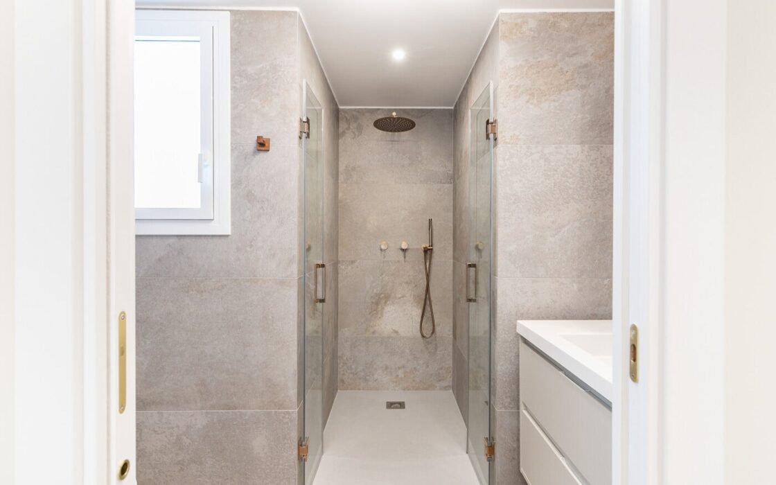 Унікальна квартира 163 кв.м в Ешампле, Барселона з балконом