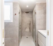 Унікальна квартира 163 кв.м в Ешампле, Барселона з балконом