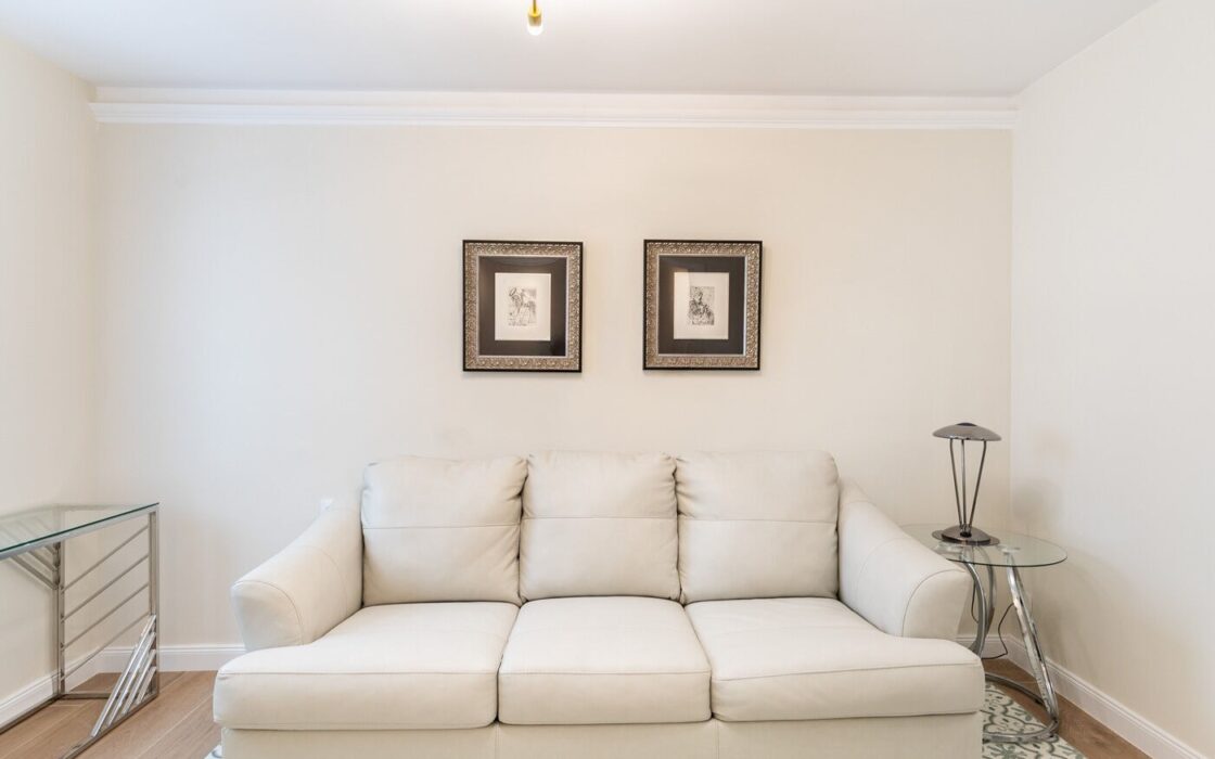 Унікальна квартира 163 кв.м в Ешампле, Барселона з балконом