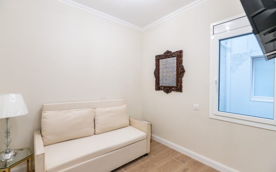 Унікальна квартира 163 кв.м в Ешампле, Барселона з балконом