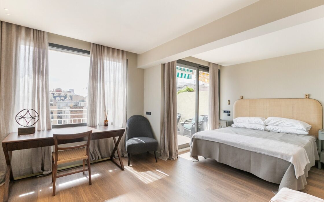 Стильный пентхаус с террасами в Эшампле Эскерра Барселона 112 кв.м