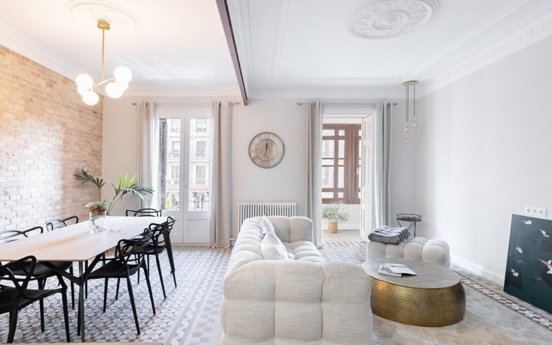 Елегантна квартира з терасою в Ешампле, Барселона 141 кв.м.