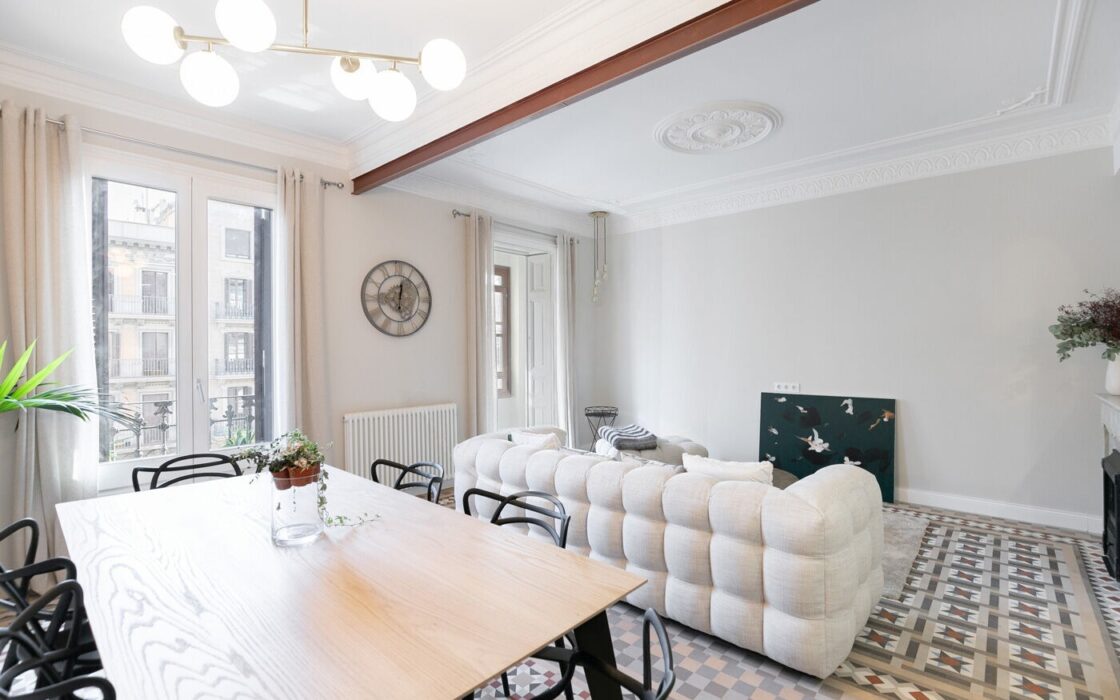 Елегантна квартира з терасою в Ешампле, Барселона 141 кв.м.