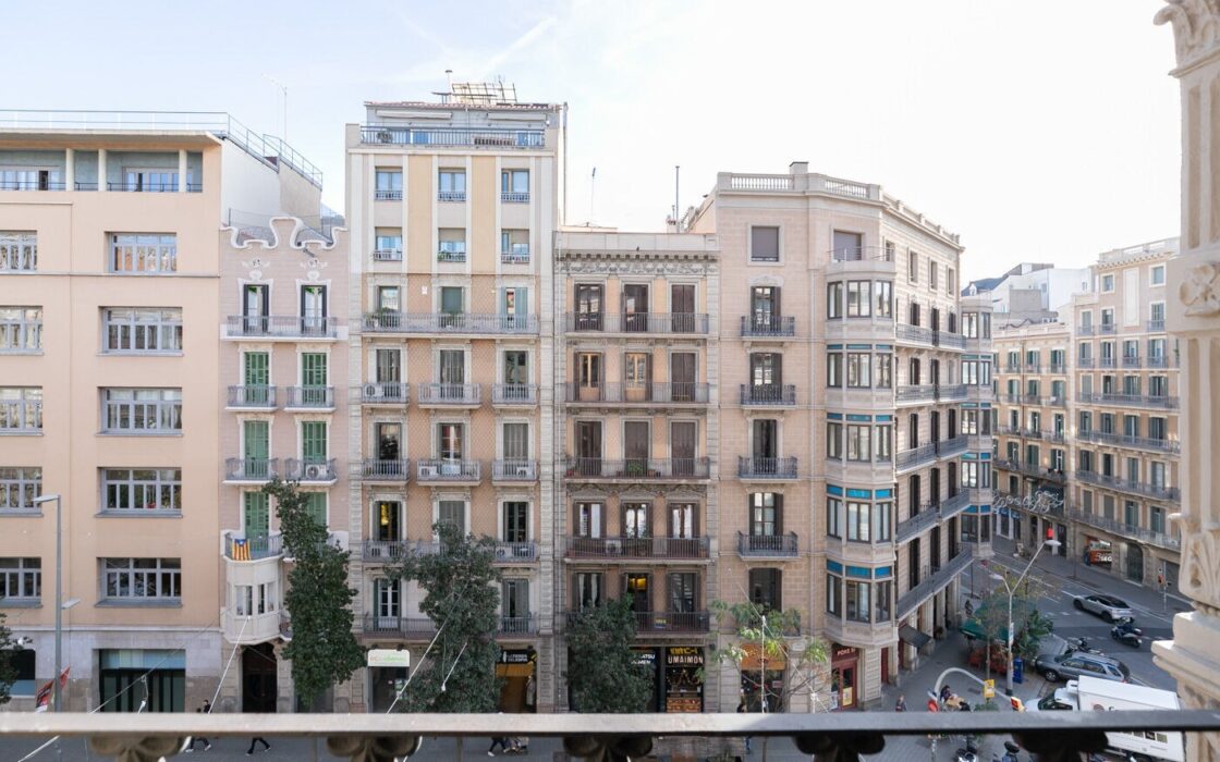 Елегантна квартира з терасою в Ешампле, Барселона 141 кв.м.