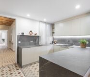 Елегантна квартира з терасою в Ешампле, Барселона 141 кв.м.