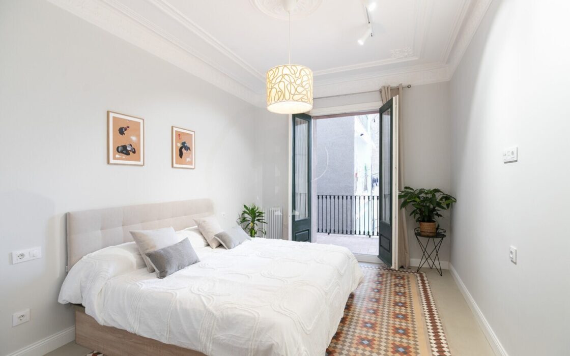 Елегантна квартира з терасою в Ешампле, Барселона 141 кв.м.