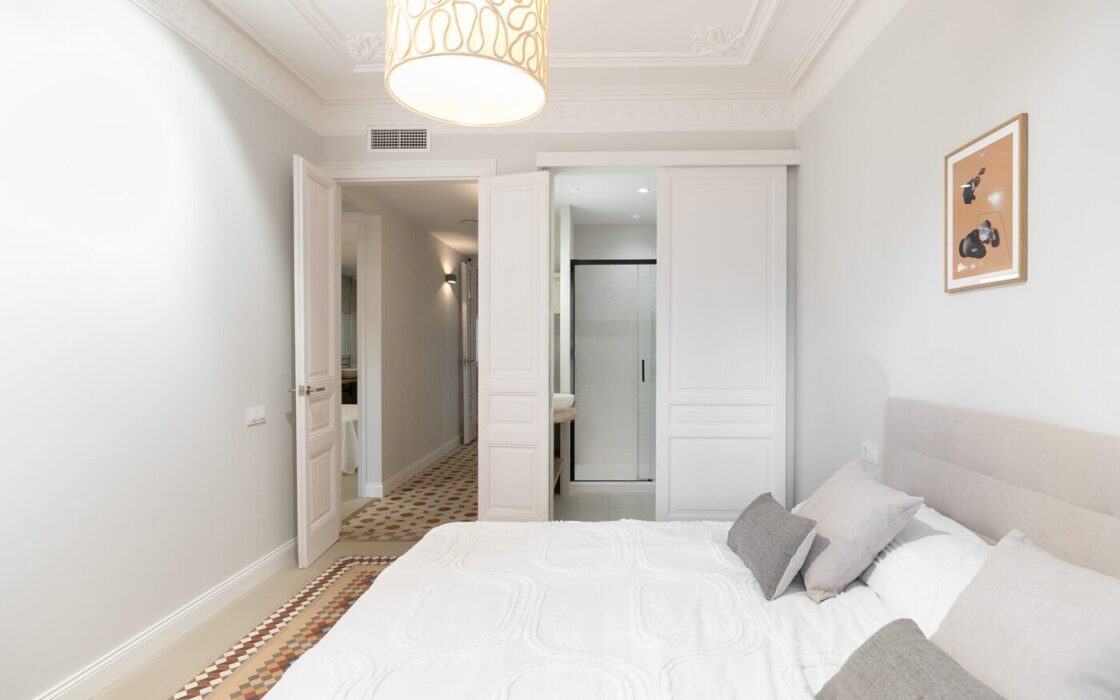 Елегантна квартира з терасою в Ешампле, Барселона 141 кв.м.