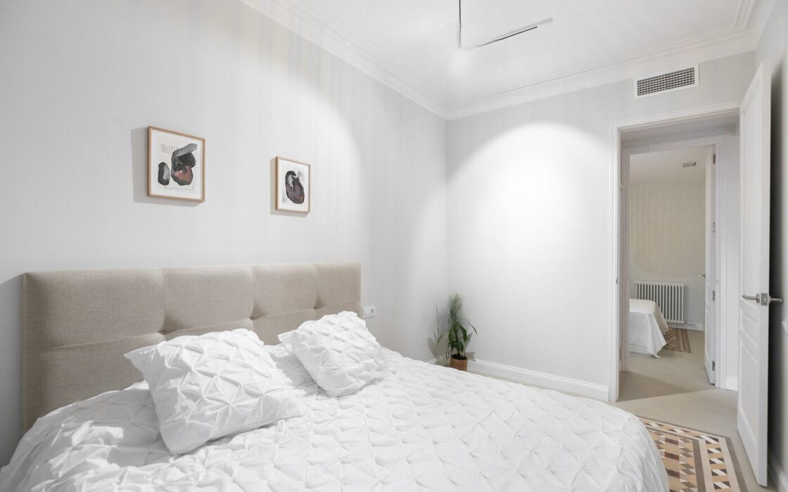 Елегантна квартира з терасою в Ешампле, Барселона 141 кв.м.