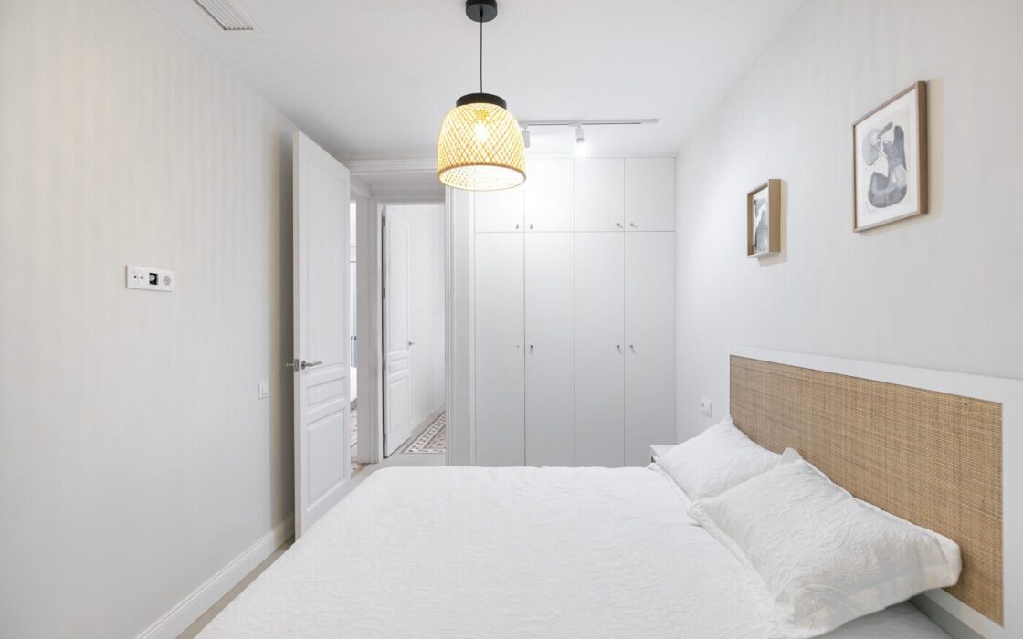 Елегантна квартира з терасою в Ешампле, Барселона 141 кв.м.