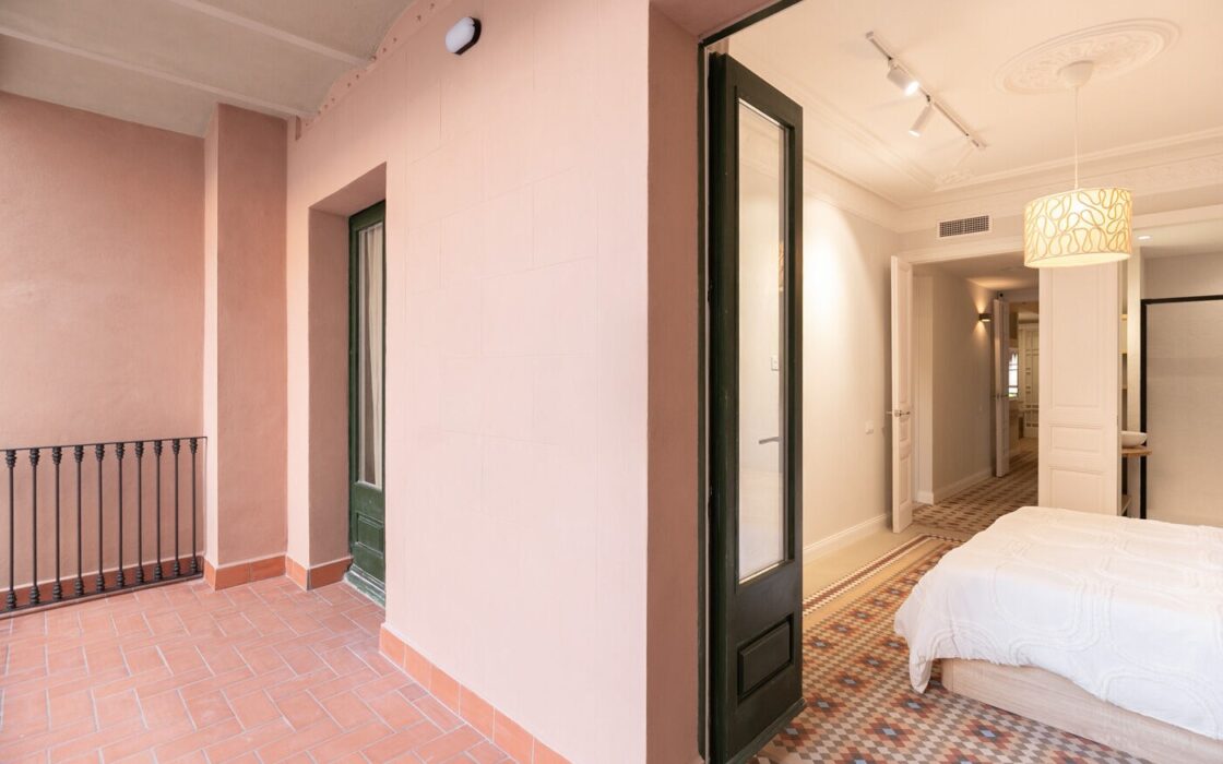 Елегантна квартира з терасою в Ешампле, Барселона 141 кв.м.