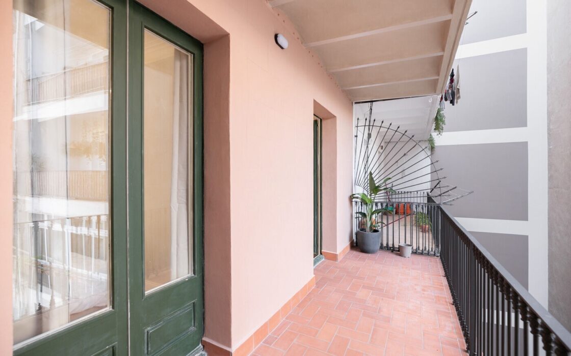 Елегантна квартира з терасою в Ешампле, Барселона 141 кв.м.